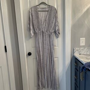 BOULUCI Boutique Gray and White Deep V Maxi Dress
